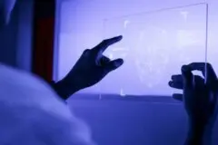 Levantamento do projeto VigIA aponta centenas de deepfakes e ausência de sinalização nas redes sociais