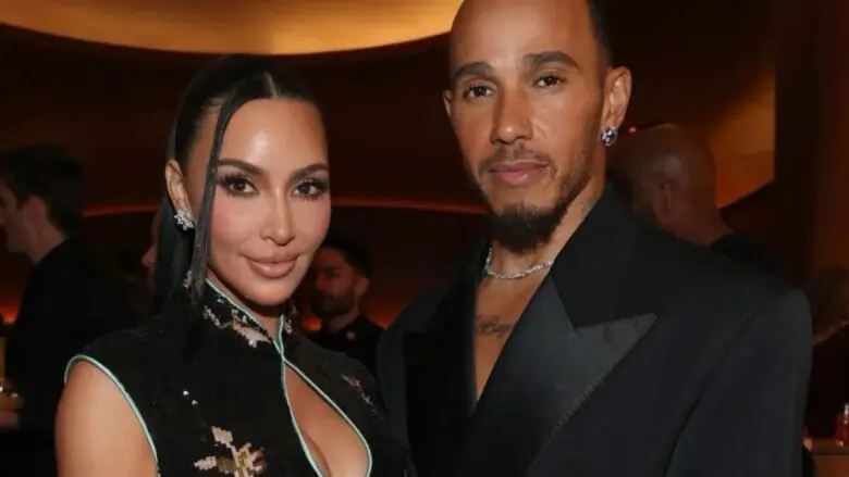 Lewis Hamilton revela presente especial aos filhos de Kim Kardashian e comenta rotina com os enteados; assista Kim Kardashian revela que Lewis Hamilton atende às 55 exigências de sua lista para namorado ideal: “Não é loucura?” (Foto: Getty)