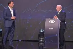 Lula e Flávio Bolsonaro assinam acordo no TSE e autorizam quebra simultânea de sigilos bancário, fiscal e telefônico