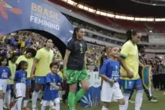 Lula e Flávio Bolsonaro divergem sobre propostas para o esporte