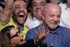 Lula freia direita nas Américas, mas bloco antipetista é desafio em casa