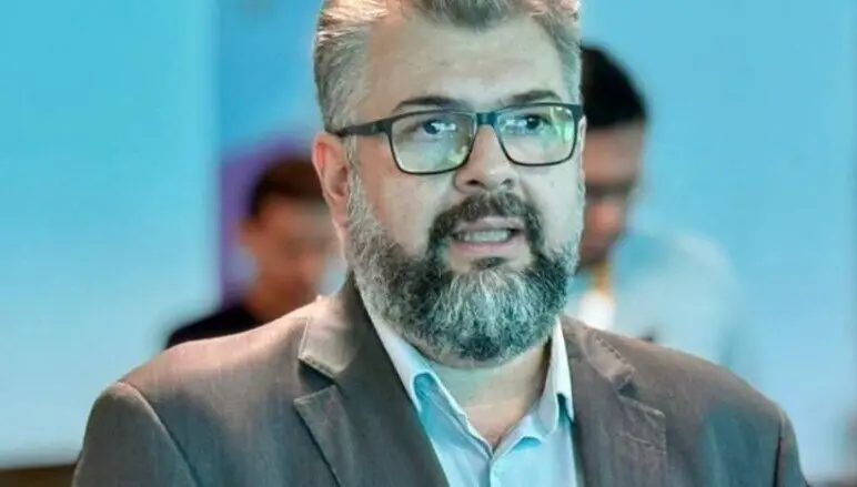 Marcos Rocha exonera secretário de Educação em meio a questionamentos sobre licitações milionárias
