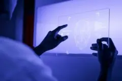 Mesmo proibidos, deepfakes tomam conta das redes antes da eleição