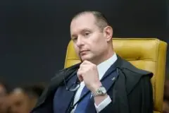 Ministro Cristiano Zanin dá 48 horas para Anatel esclarecer falhas no acesso gratuito a canais do TSE