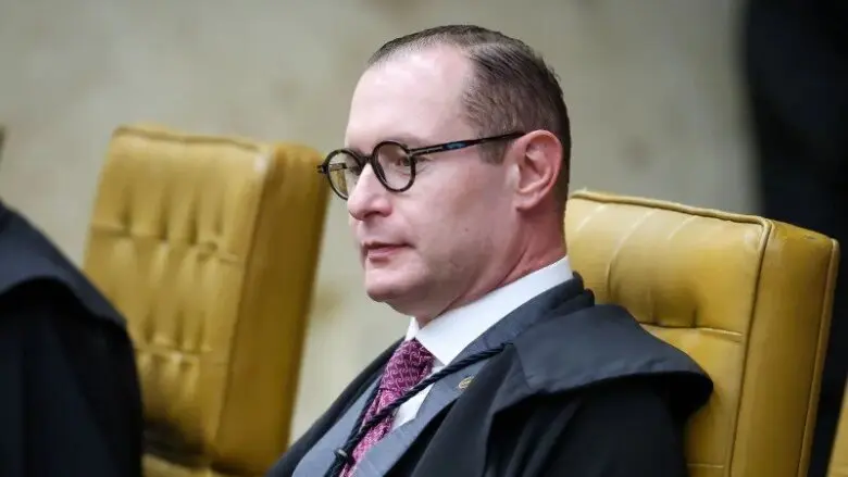 Ministro do STF prorroga eleição em duas horas em todo o país