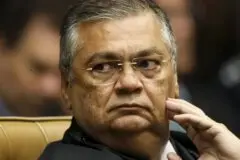 Ministro Flávio Dino determina que Polícia Federal investigue suspeita de interferência estrangeira nas eleições