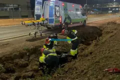 Motociclista é intubado após cair em vala na BR-364