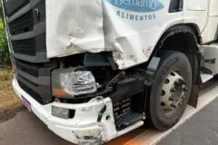 Motociclista morre em colisão frontal com bitrem na BR-364