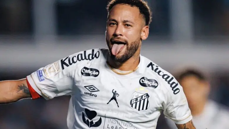 Neymar fica fora de jogo do Santos contra Atlético-MG por gramado sintético