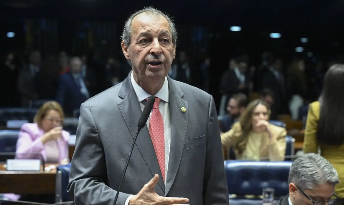 Omar Aziz é eleito governador do Amazonas