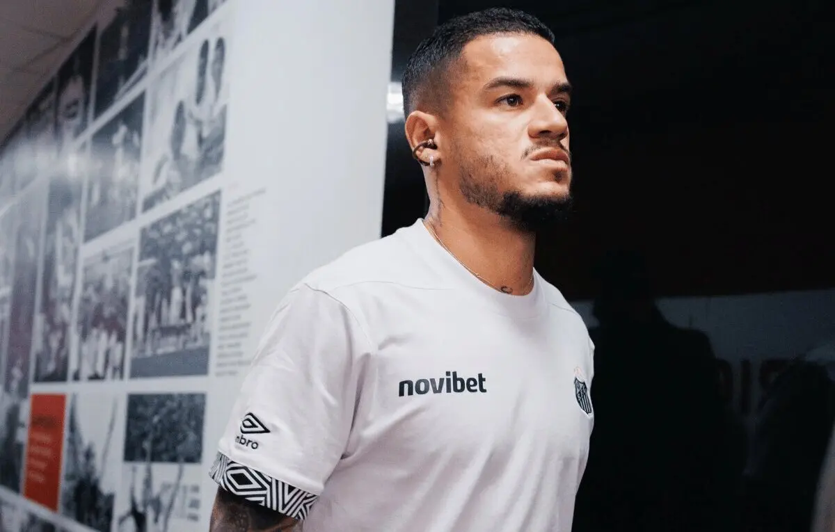 Philippe Coutinho entra no intervalo e estreia oficialmente pelo Santos