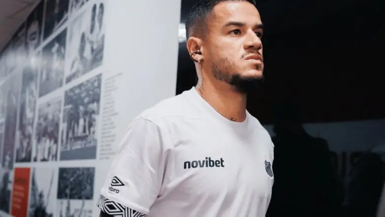Philippe Coutinho entra no intervalo e estreia oficialmente pelo Santos