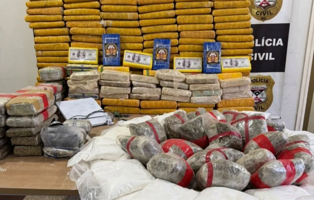 Polícia Civil apreende mais de 240 kg de drogas após tiroteio e fuga de criminosos