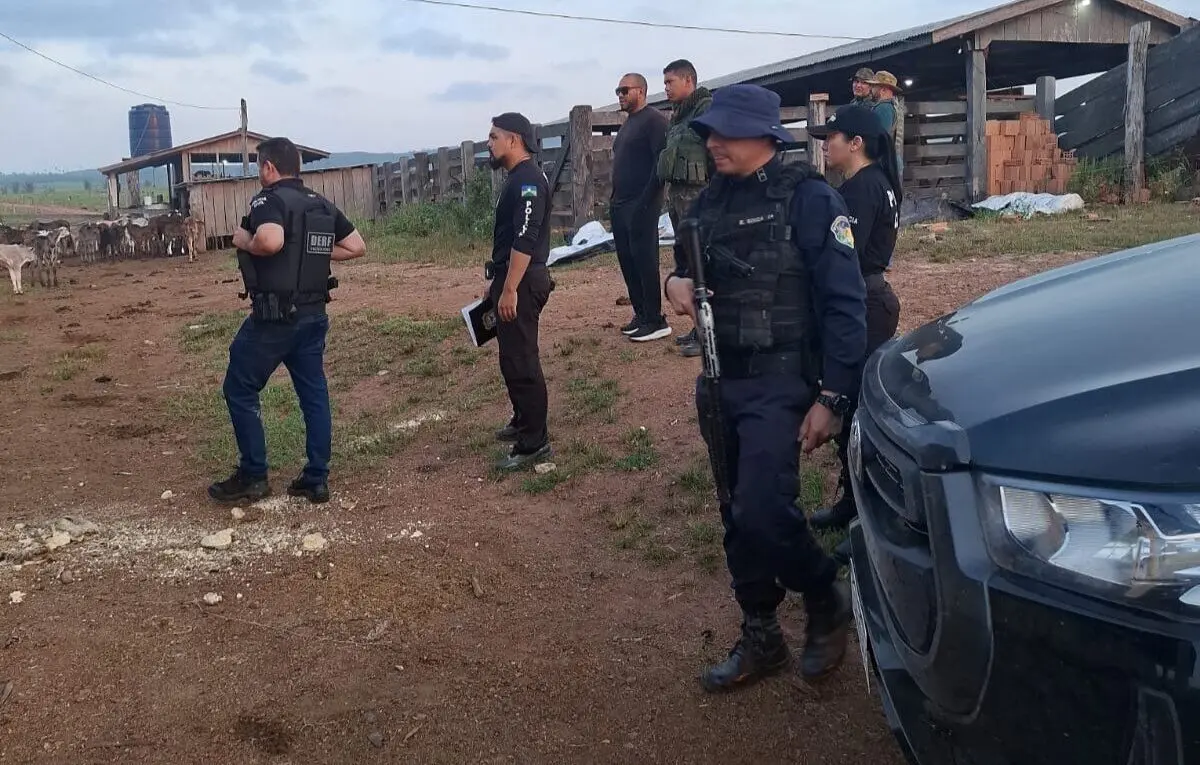 Polícia Civil cumpre mandados após descoberta de arma e indícios de crimes ambientais perto de parque estadual