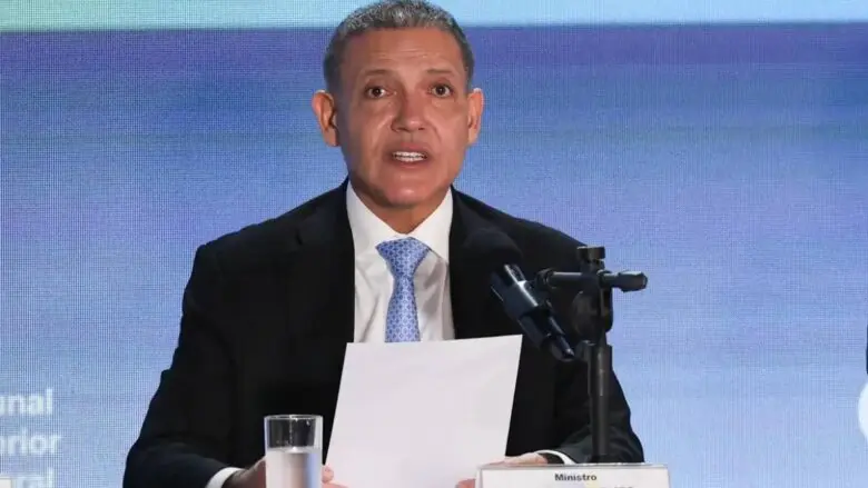 Presidente do TSE afirma que Eleições 2026 transcorreram na ‘mais absoluta normalidade’ após declarações de Flávio Bolsonaro