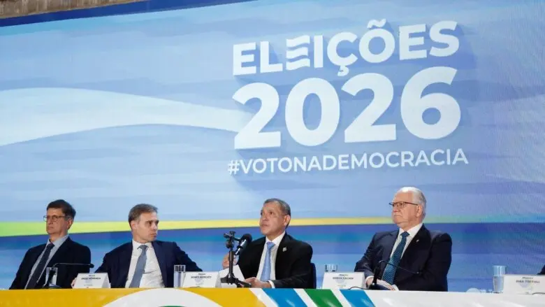 Presidente do TSE anuncia reeleição de Lula e faz balanço do 2º turno