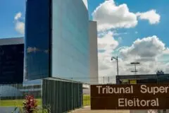 Presidente do TSE convoca reuniões com campanhas de Lula e Flávio Bolsonaro sobre desinformação no 2º turno