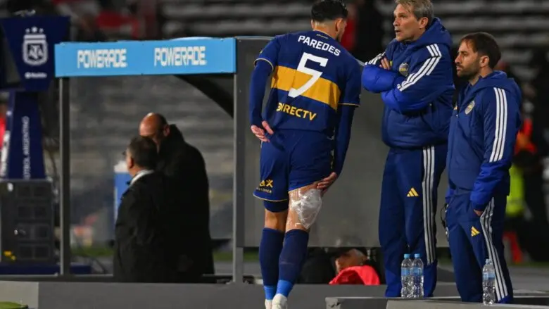 Principal jogador do Boca, Paredes sente lesão antes de jogo contra o Vasco