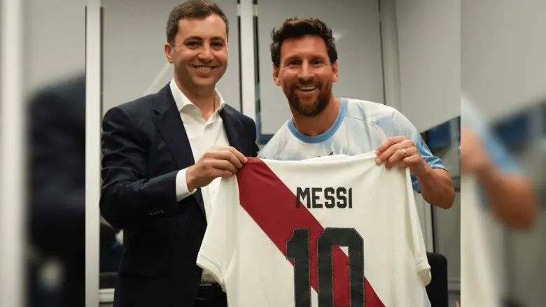 River Plate homenageia Lionel Messi antes de despedida no Monumental