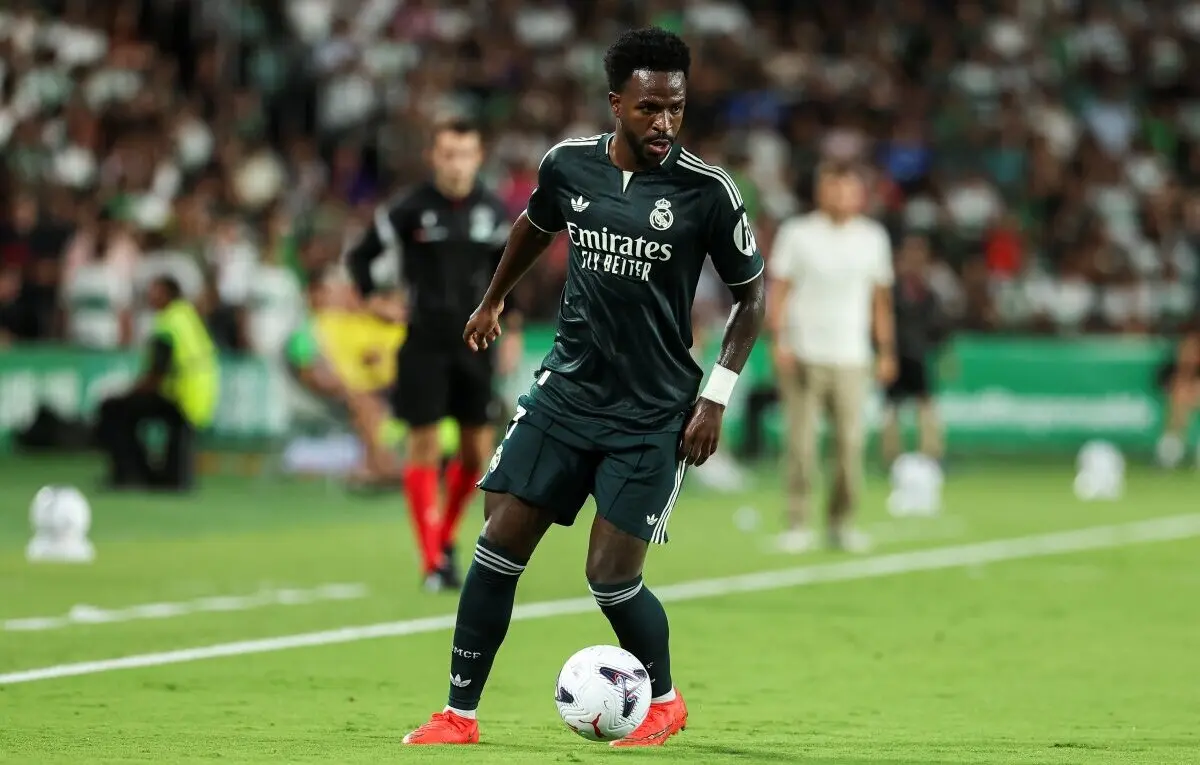 Sem Vinícius Júnior, Real Madrid enfrenta Sevilla pelo Campeonato Espanhol