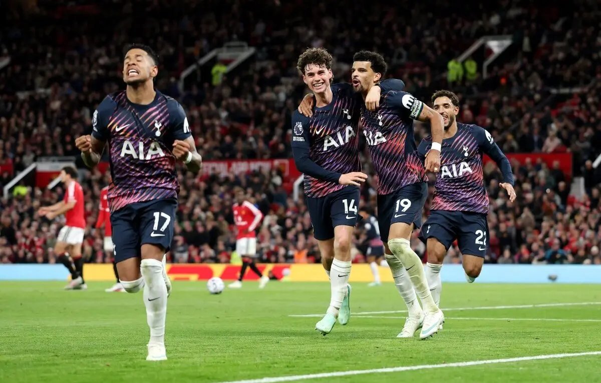 Solanke marca nos acréscimos e Tottenham garante empate com United