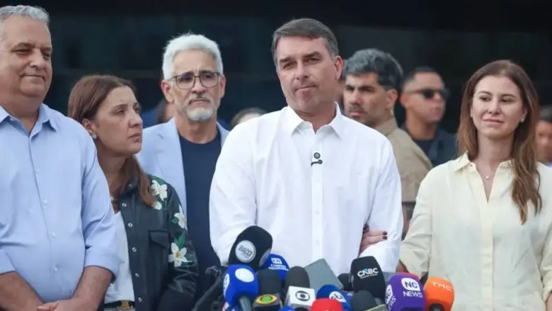 STF desmente realização de busca e apreensão na residência de Flávio Bolsonaro