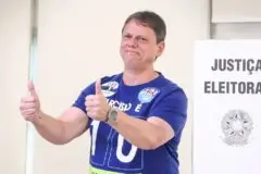 Tarcísio de Freitas é reeleito governador de São Paulo no 1º turno