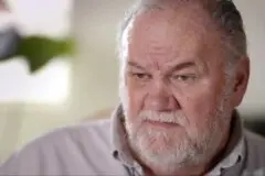 Thomas Markle: Polícia divulga vídeo de materiais apreendidos na casa do pai de Meghan Markle; assista Thomas Markle nega as acusações. (Foto: Reprodução/Channel 5)