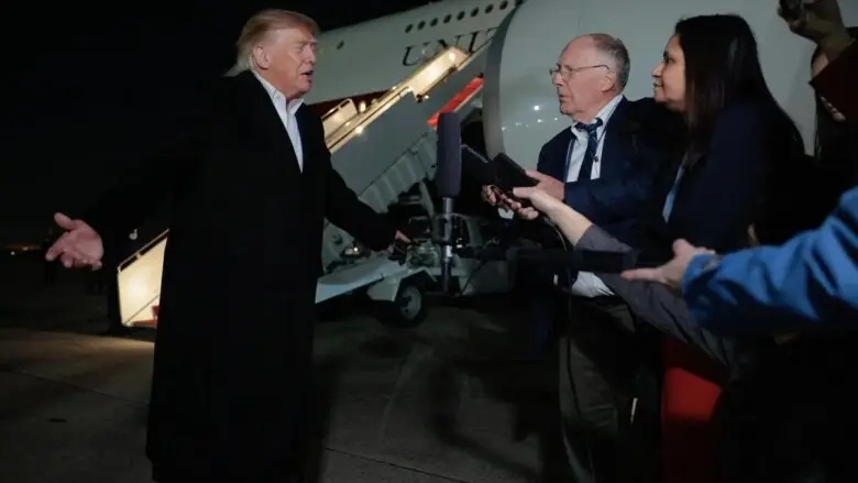 Trump diz que eleição foi “estranha” e aprovaria entrada de Flávio nos EUA