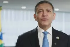 TSE desmente acusação de Flávio Bolsonaro e nega expulsão de fiscais do PL durante a apuração das eleições