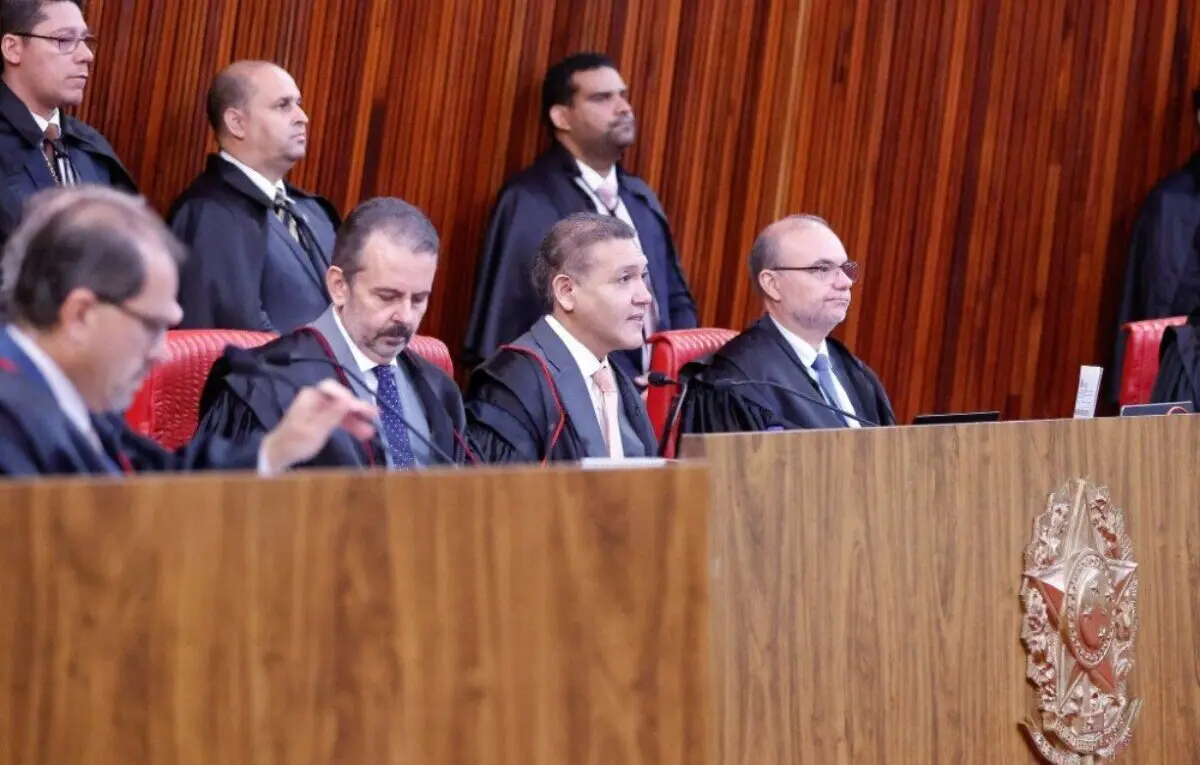 TSE determina que imagem de terceiros seja borrada em propaganda eleitoral de Lula