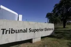 TSE determina suspensão de site que oferecia criptomoedas em troca de apoio a Flávio Bolsonaro