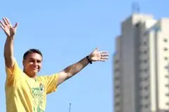 TSE manda remover posts que ligam Flávio à operação da PF