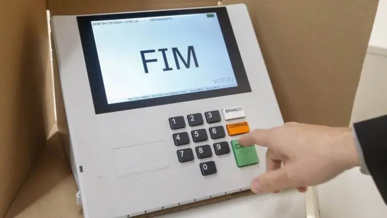 TSE registra substituição de 467 urnas eletrônicas nas primeiras horas de votação do segundo turno