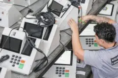Urna eletrônica de 2026 traz novos recursos de acessibilidade para eleitores