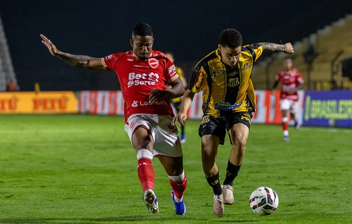 Vila Nova e Novorizontino se enfrentam em disputa pela liderança da Série B