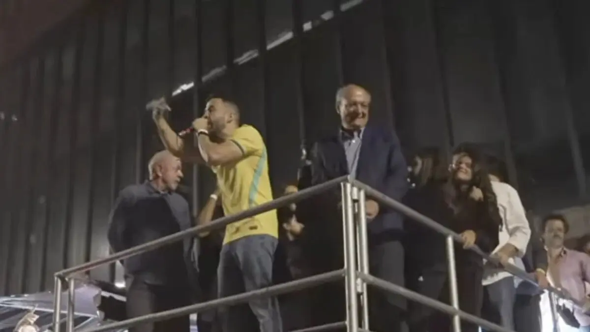 “Vou conversar com vocês pelo canal do Janones”, diz Lula