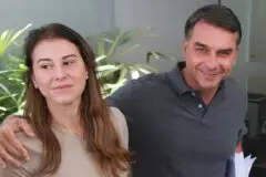 “Wall Street Journal” critica governo por revanche contra Flávio